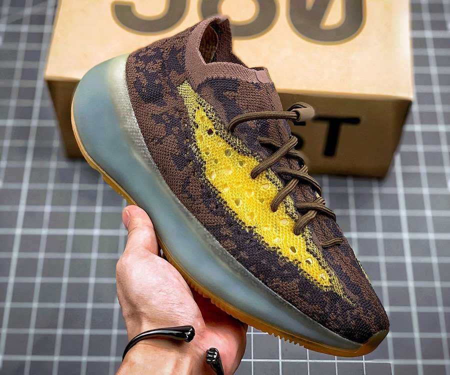 全然、印象が変わりますよね
adidas YEEZY BOOST 380