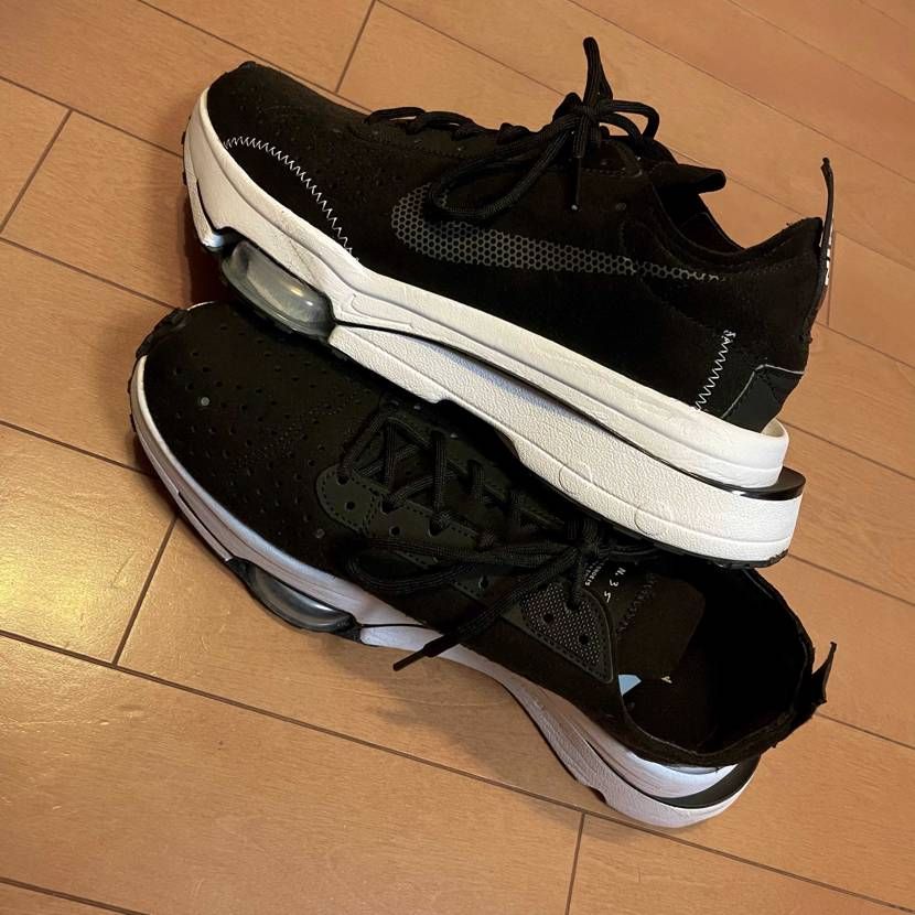 AIR ZOOM TYPE 人気ないなぁ
サカイのワッフルみたいで結構好きなん