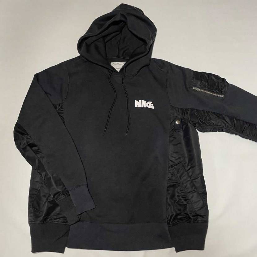 sacai×ナイキのコラボパーカー
個人的にはこのデザインが1番好き

投