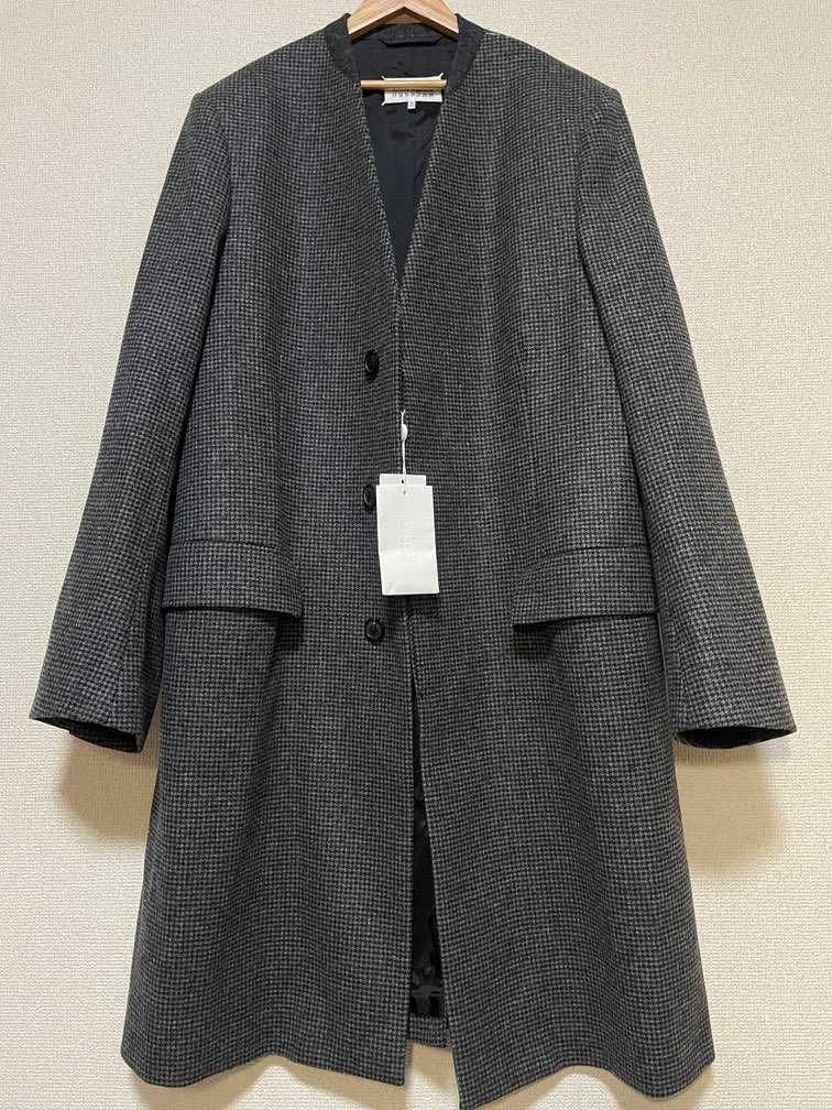 メゾンマルジェラの大人気のノーカラーコート
毎年値上がりして去年で48万円
