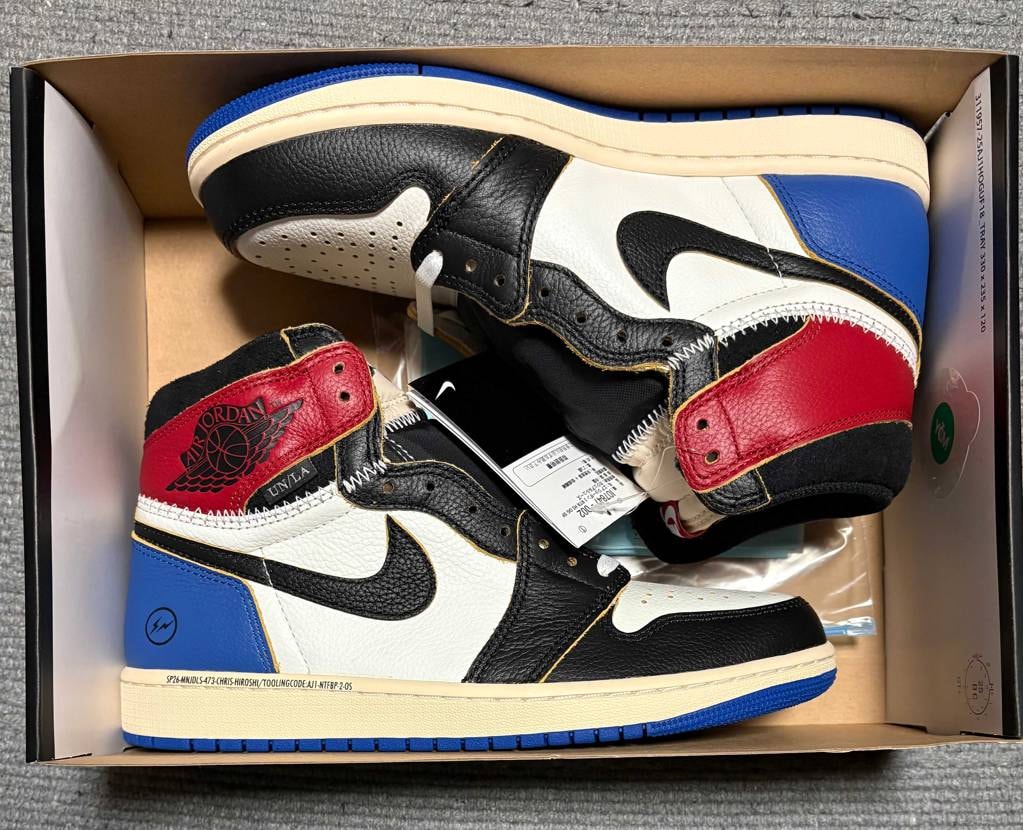 3月2日に繰り上げ当選したAJ1無事届きました。GOD SELECTION XX