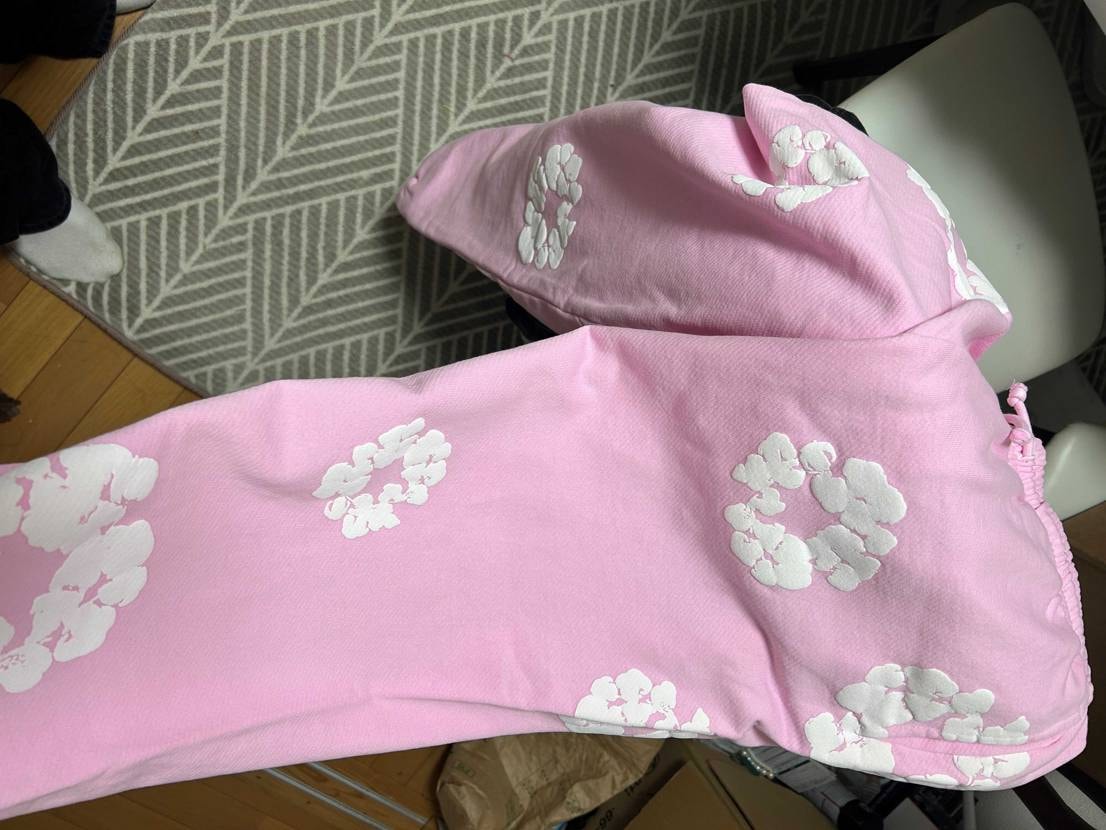 ファーフッチていうサイトで買ったんですけど本物ですか？