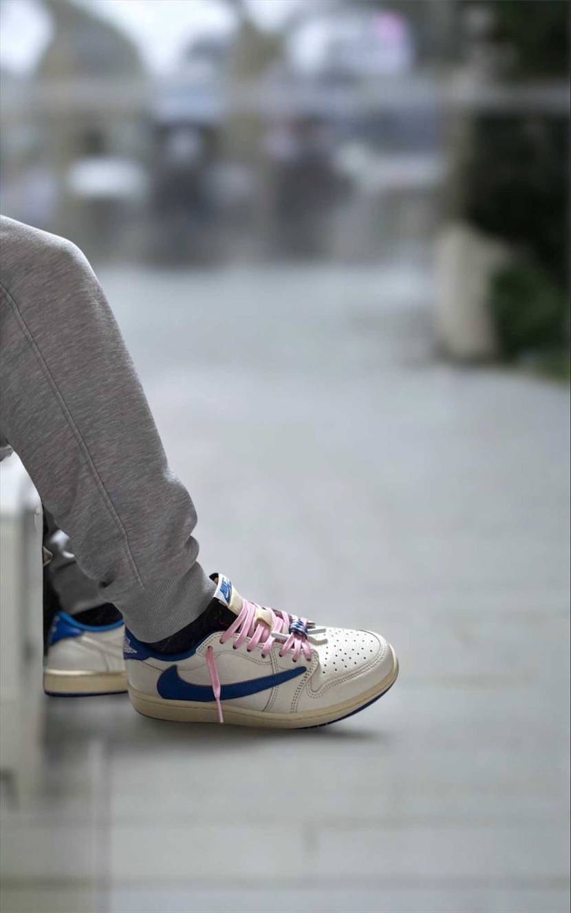 やっぱシューレースピンクにして
チップ垂らしちゃった笑
トラヴィスといえばピ