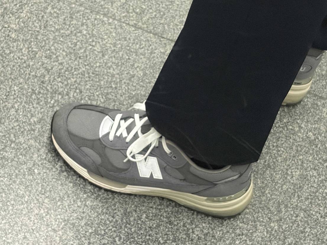 992グレーも雨に濡れて一時的にアルゴンっぽくなったのでこれで我慢します、
