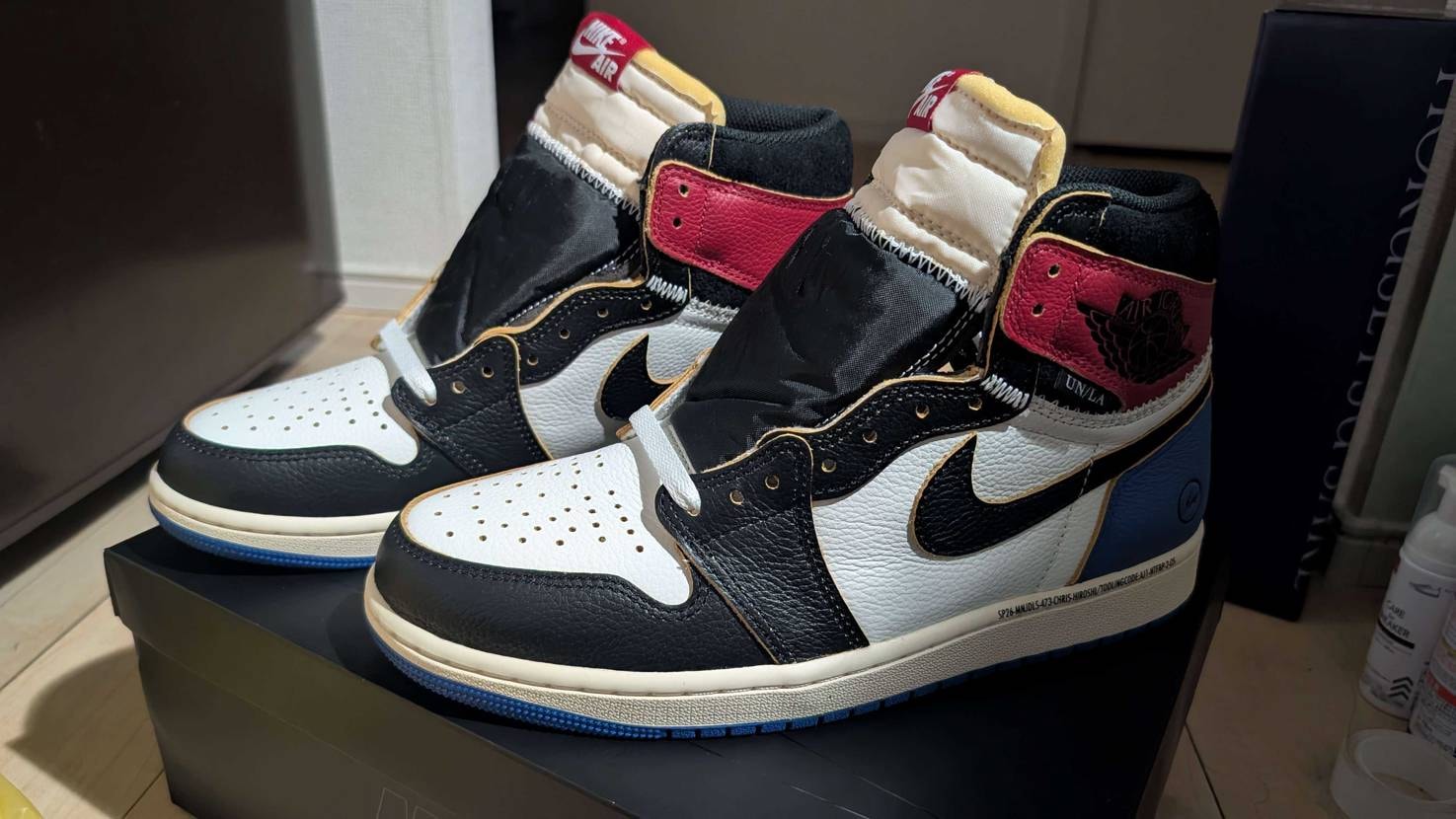 嫁が寝てる間に開封中…
開封のワクワクとプレ値購入バレたらのドキドキが止まらな