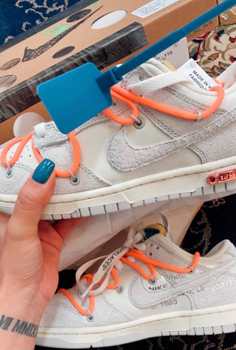 "19"やっと受け取ったけど
私は気に入った👟

選ばれしカラーの相棒がい