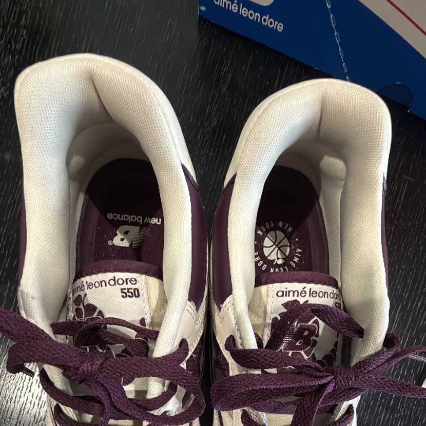 ALD公式サイトで購入しました。
日本未発売のスニーカーに