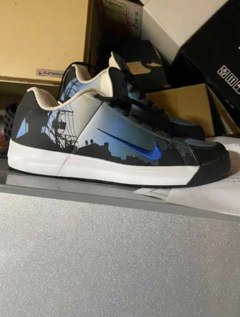 最近メルカリで見かけたスニーカーです。
サンプルモデルとのことですが、何か詳細