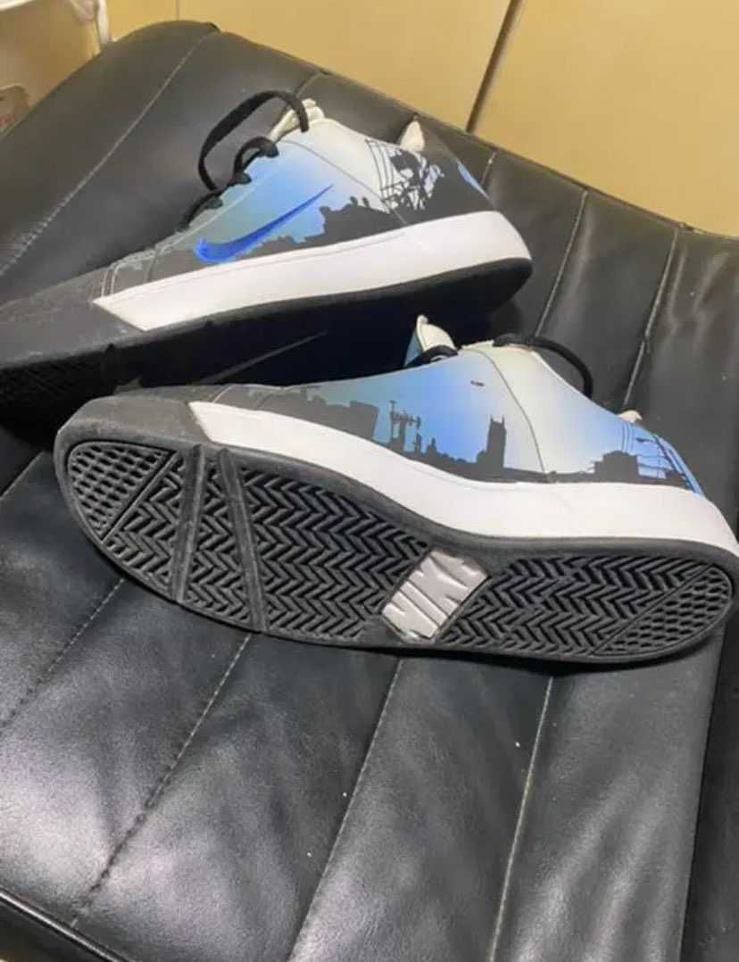 最近メルカリで見かけたスニーカーです。
サンプルモデルとの