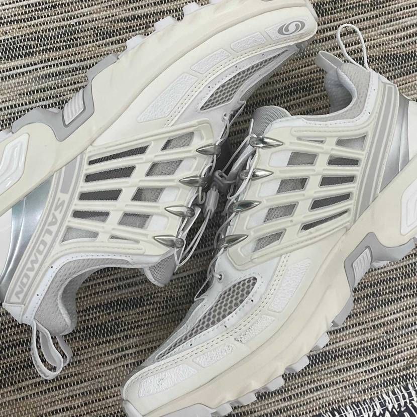 snsで安かったからSALOMONデビューしました。