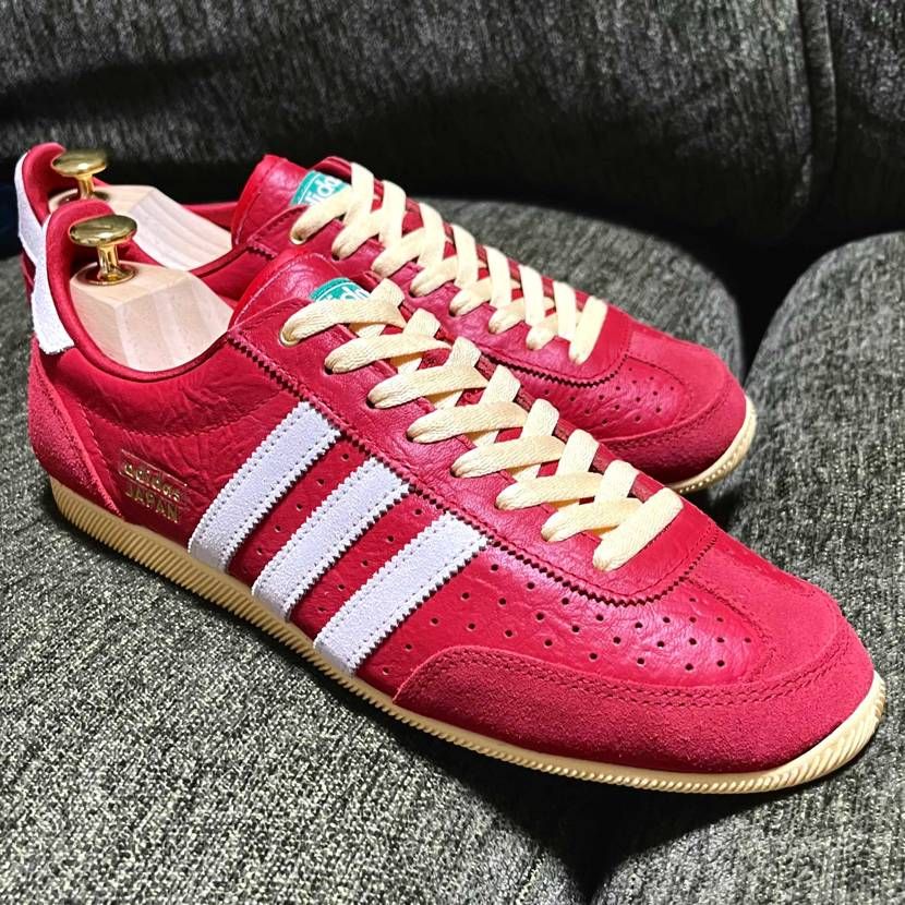 3色また中で赤一択でした🔴28.5が良かったけど無かったので28にしました〜
