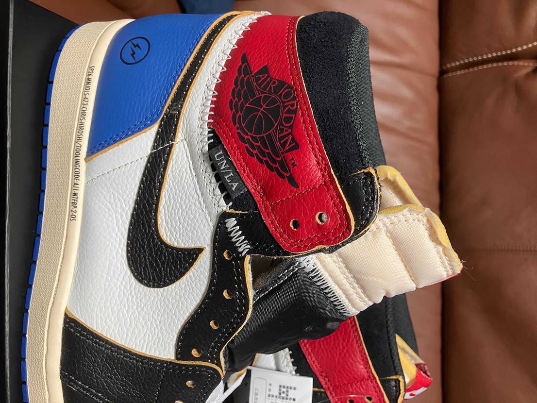 ユニオン当選品です。
28.5センチ 
黒タグ付き、新品