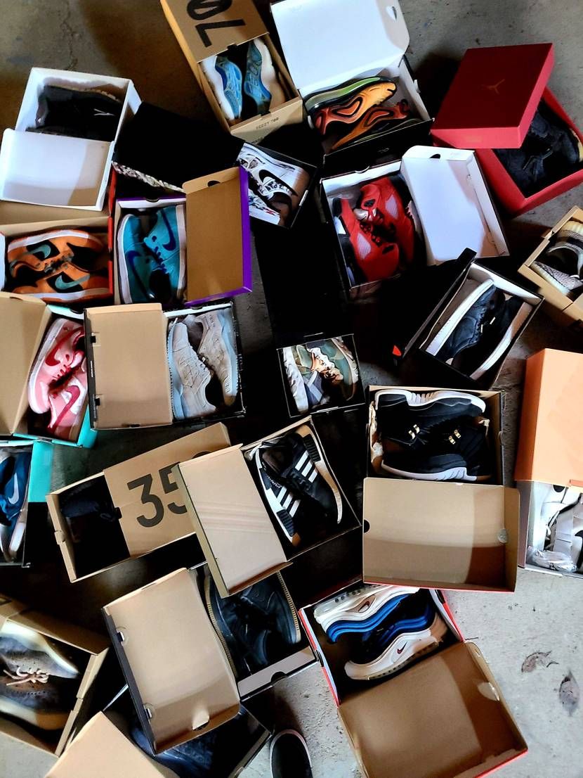 今持ってるスニーカーを映えさせてみました！結構いい感じ！
も