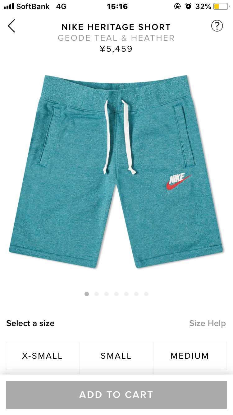 SNSやEND等の海外サイトのナイキの服はやはりサイズは大きいのでしょうか？？