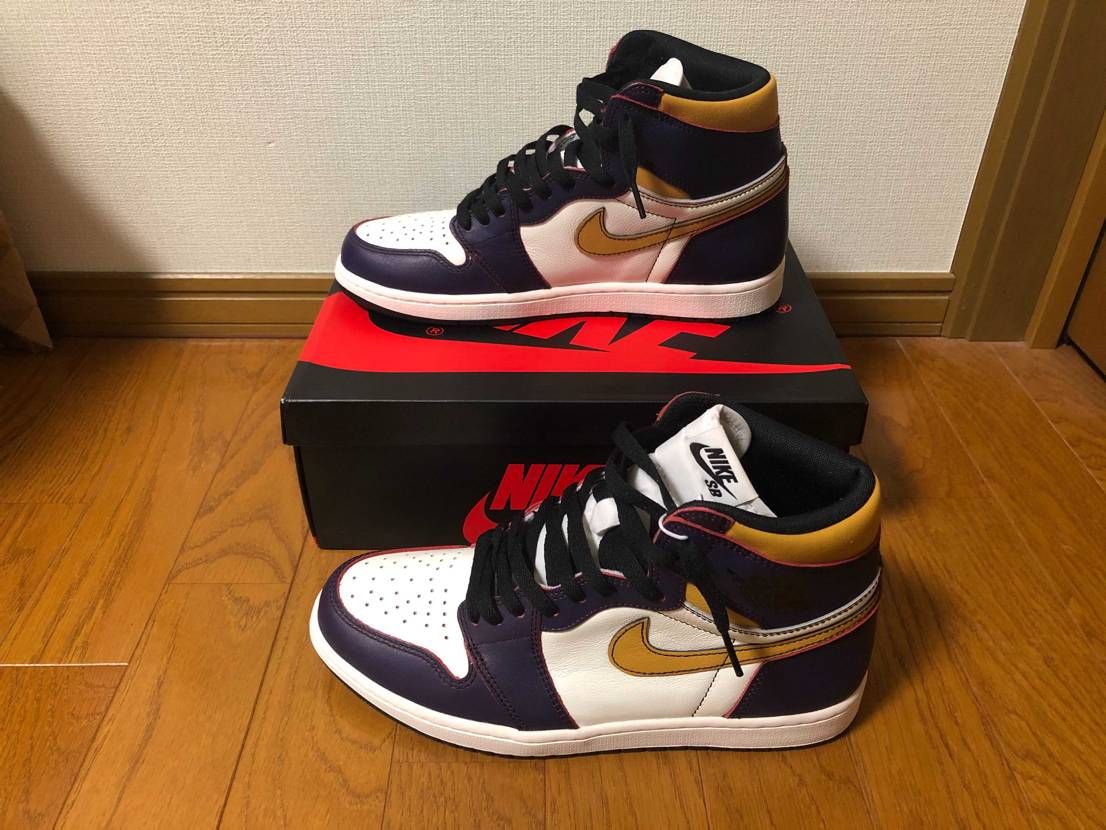 ずっと迷ってたがついに買ってしまった❗️
シューレース黄色