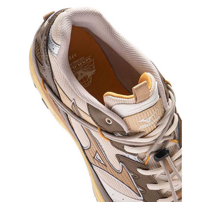 シュータンのとこに細い紐通したいけど、ほどいたら自分では元に