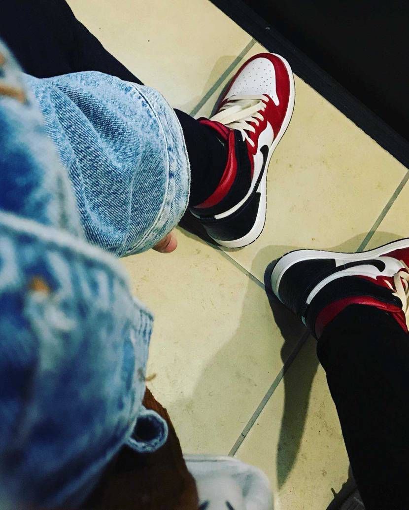 satin snake jordan1
渋い一足 座椅子買