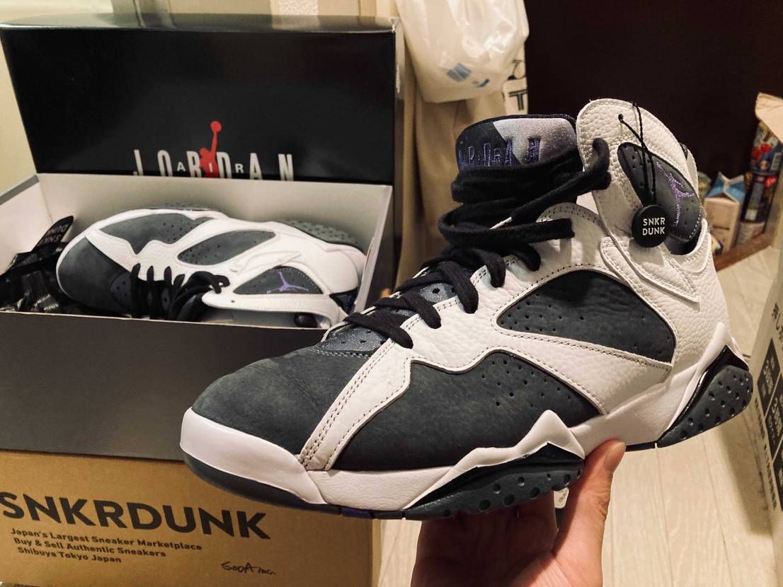AJ7初め
普段27.5だからAJ7も27.5で買ったんですけど... フロン