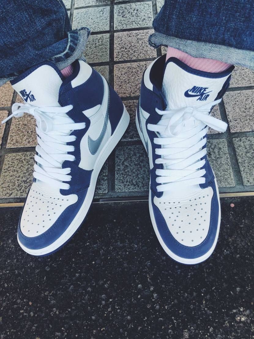 AJ1を細いパンツで合わす世の中、あえて太いデニムで合わす逆の時代の行く世界観。