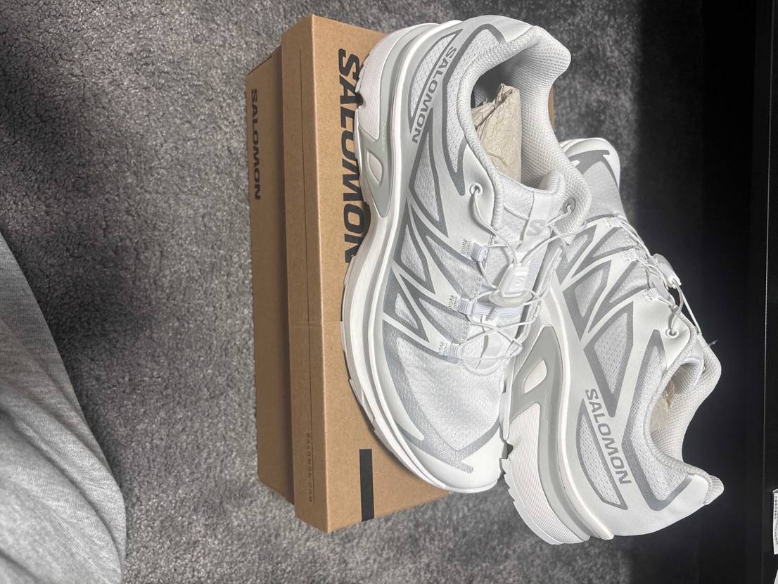 今日からサロモンデビューです！
履き心地いいやつ探してたどり着いた🤣
サロモ