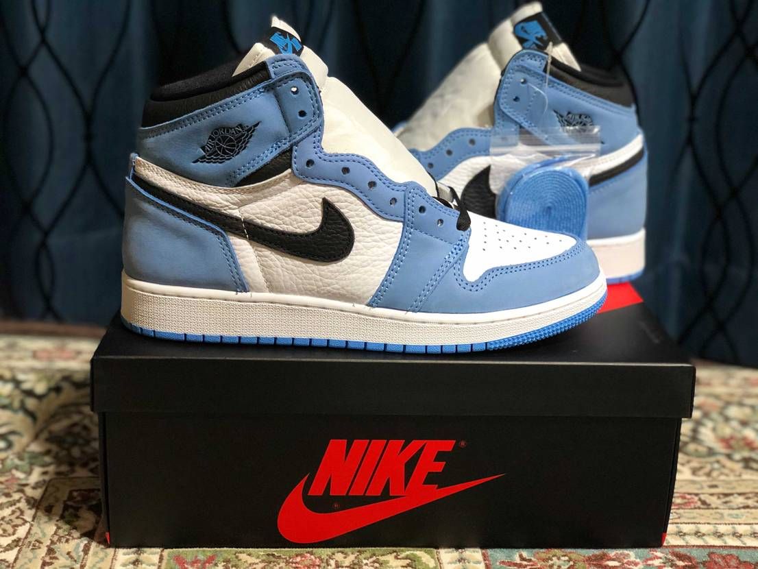 家帰ってきたら届いてた！配色良すぎる！
青系のスニーカー自体あんまりないからマ