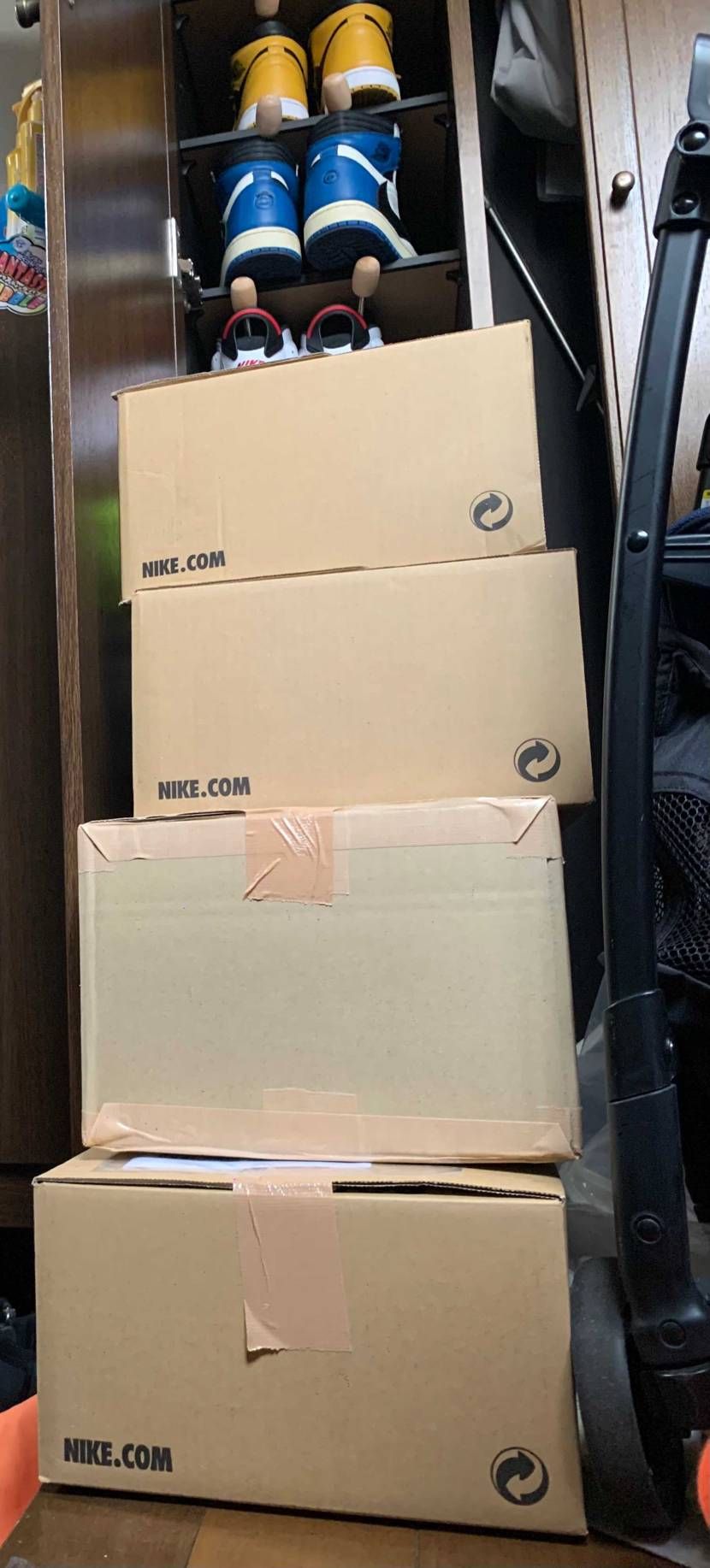 買えないなー

しょうがないから売るかーDHLのままがいいなー
※二箱NI