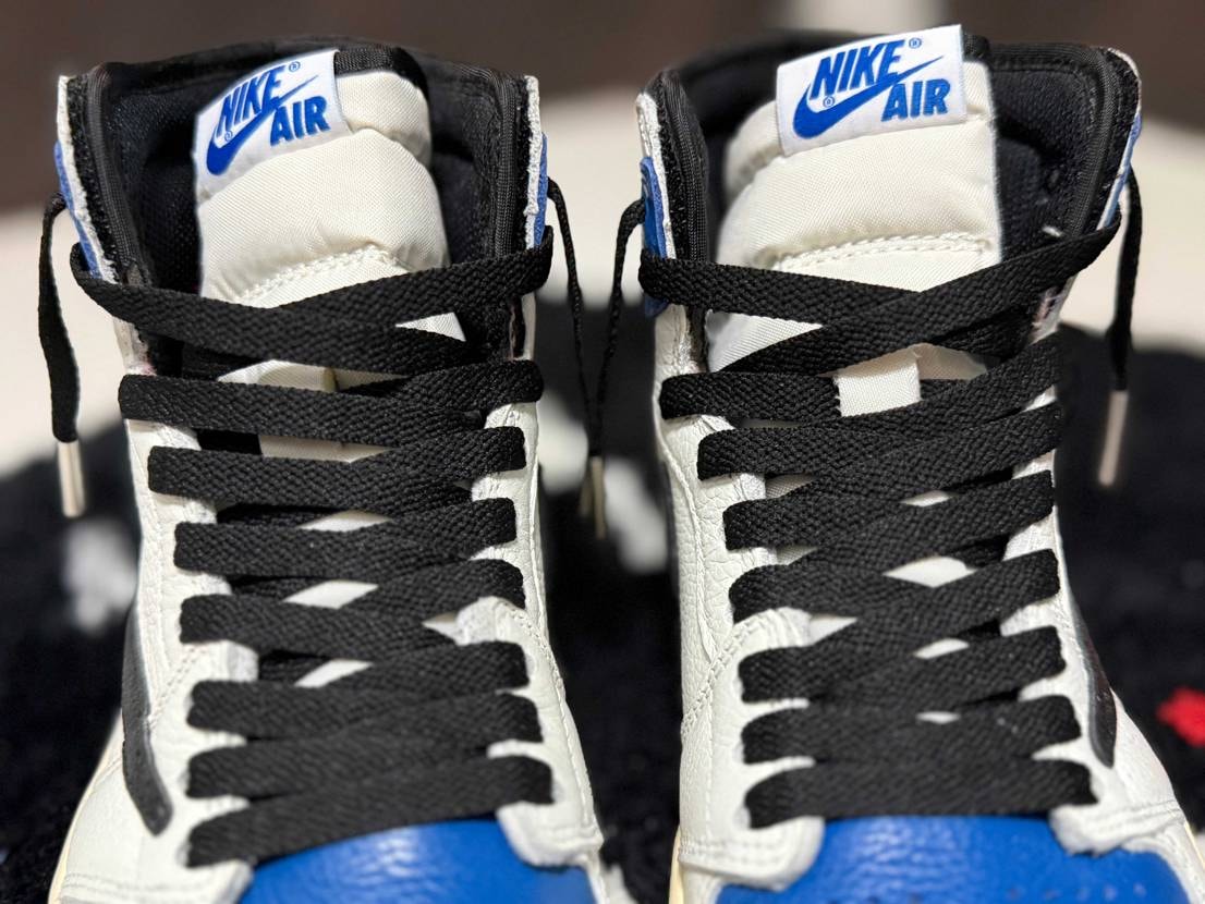 皆さんこんばんみ♪🌃
最近ですね…
おじさんwax紐に絶