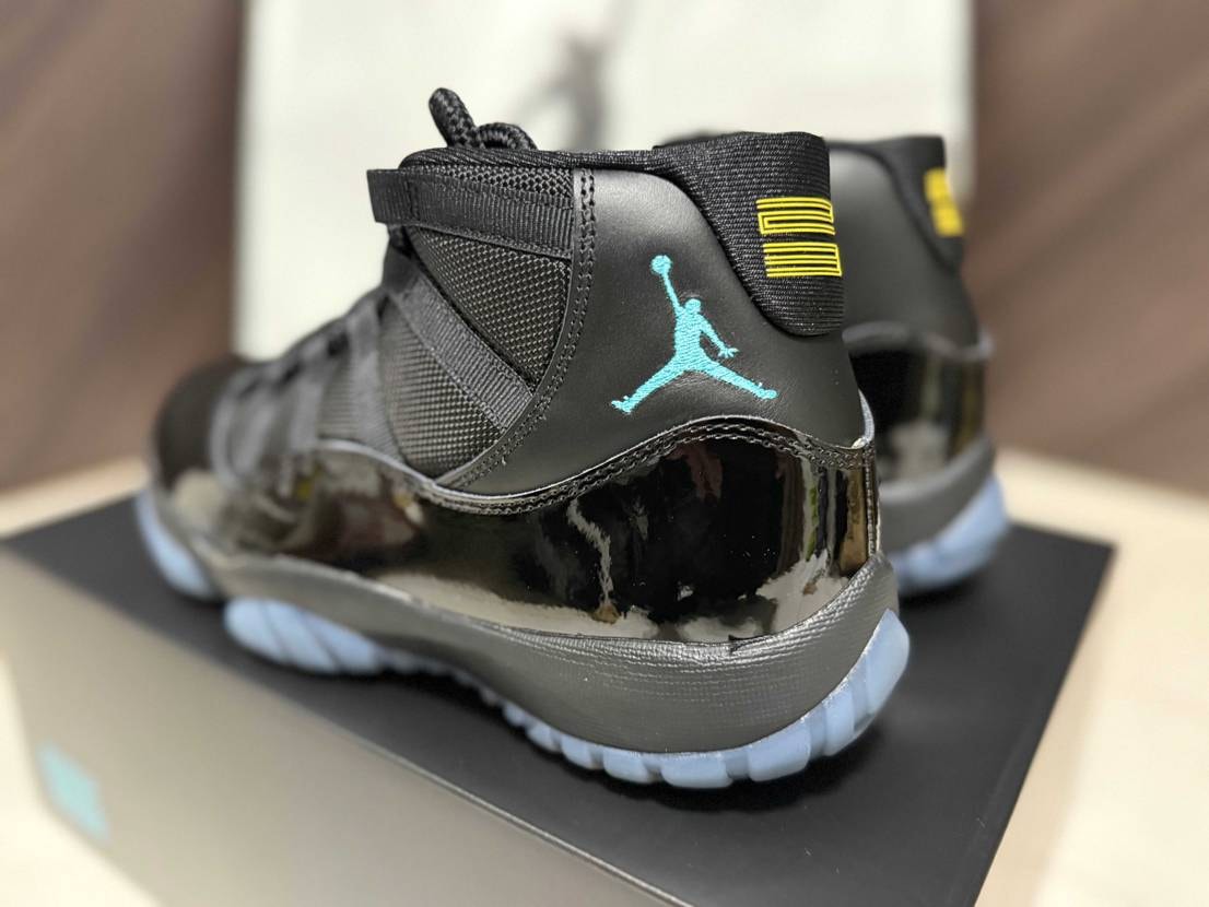 先日、仕事抜け出してWOFにて引き取ったGamma♪👟
店