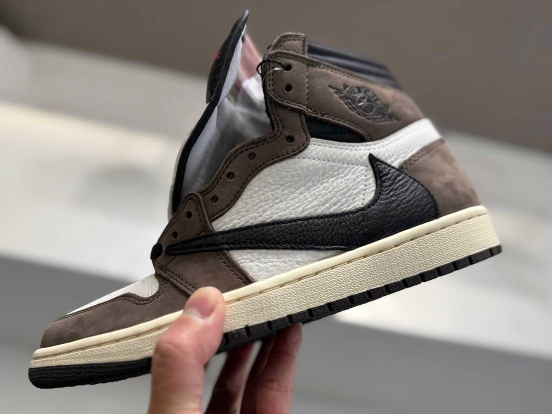 あれを…
あぁ〜して…
あぁ〜したら…
これが届きました♪♪👟🫣🫣

