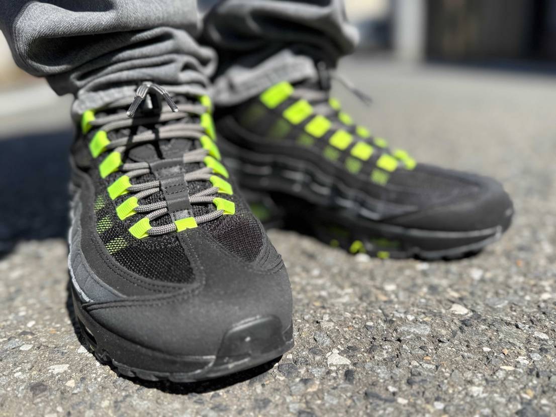 皆さん、こんばんみ♪🌃
家でイエグラ眺めてたらこちらを履きたくなりまして♪👟🤭