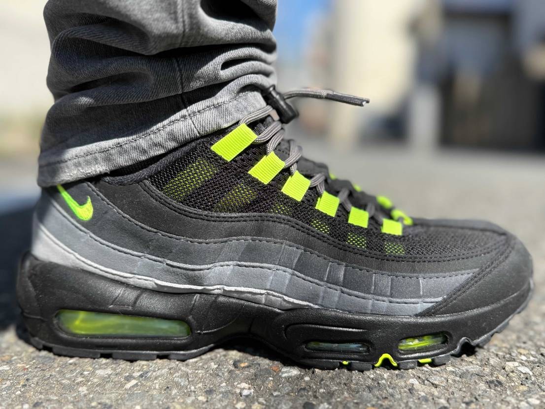 皆さん、こんばんみ♪🌃
家でイエグラ眺めてたらこちらを履き