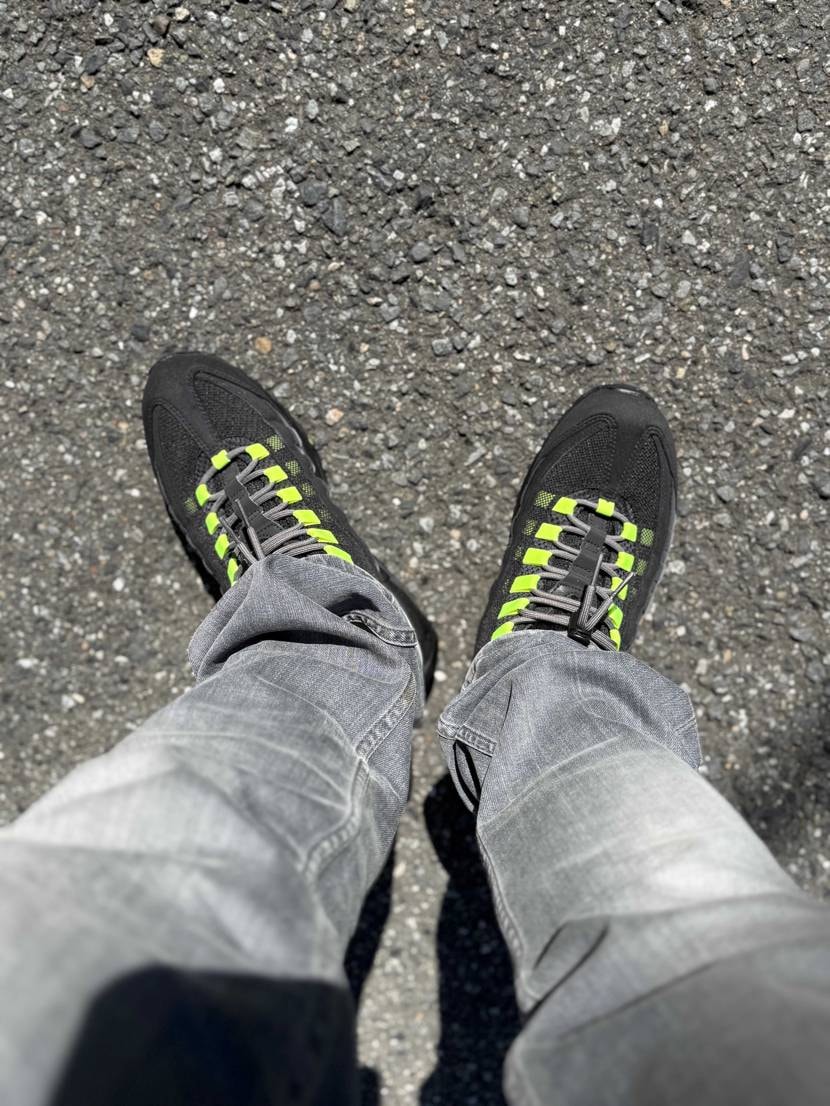 皆さん、こんばんみ♪🌃
家でイエグラ眺めてたらこちらを履き