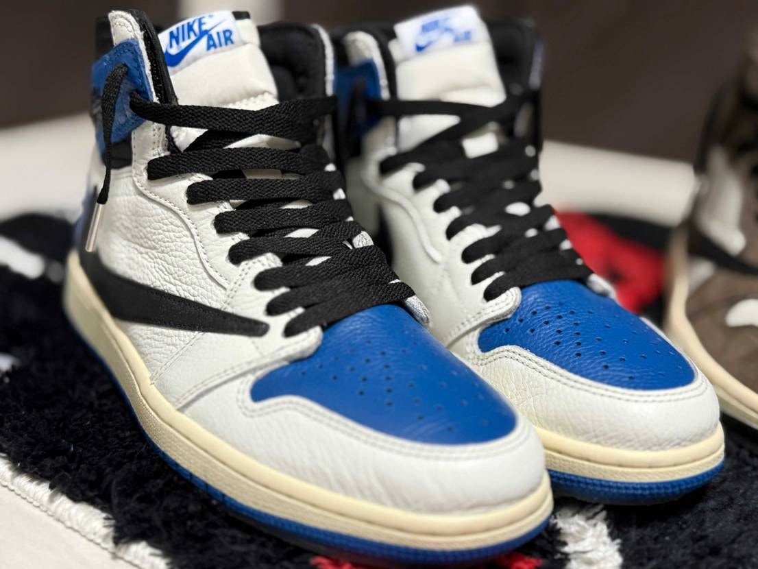 皆さんこんばんみ♪🌃
最近ですね…
おじさんwax紐に絶