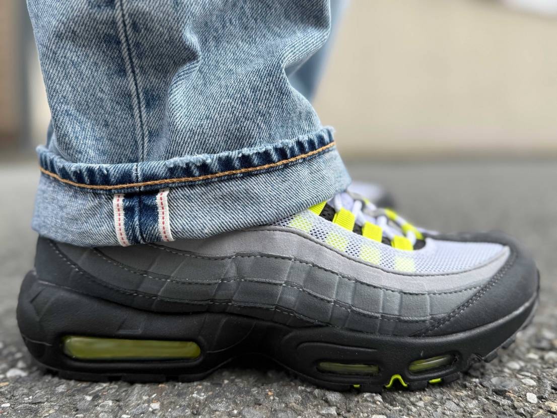 皆さん、こんばんみ♪🌃
やっぱりイエグラを履いてしまう…👟