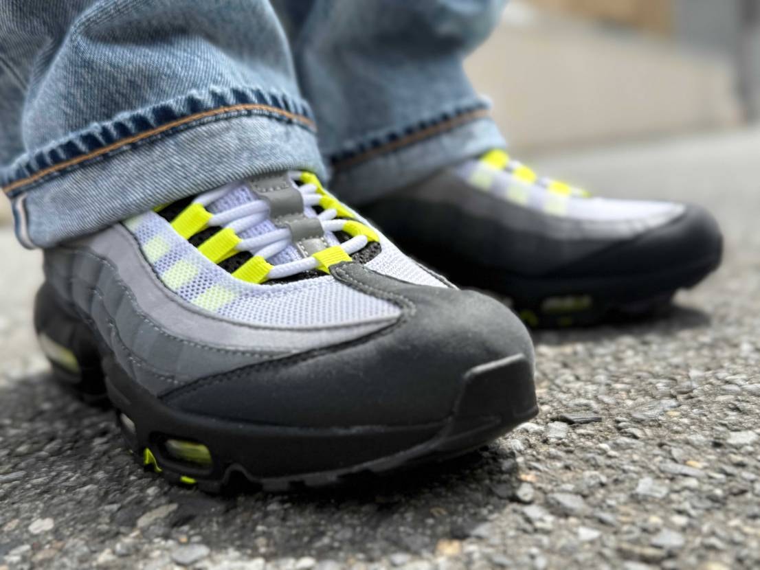 皆さん、こんばんみ♪🌃
やっぱりイエグラを履いてしまう…👟🟡🩶🫣💕

この