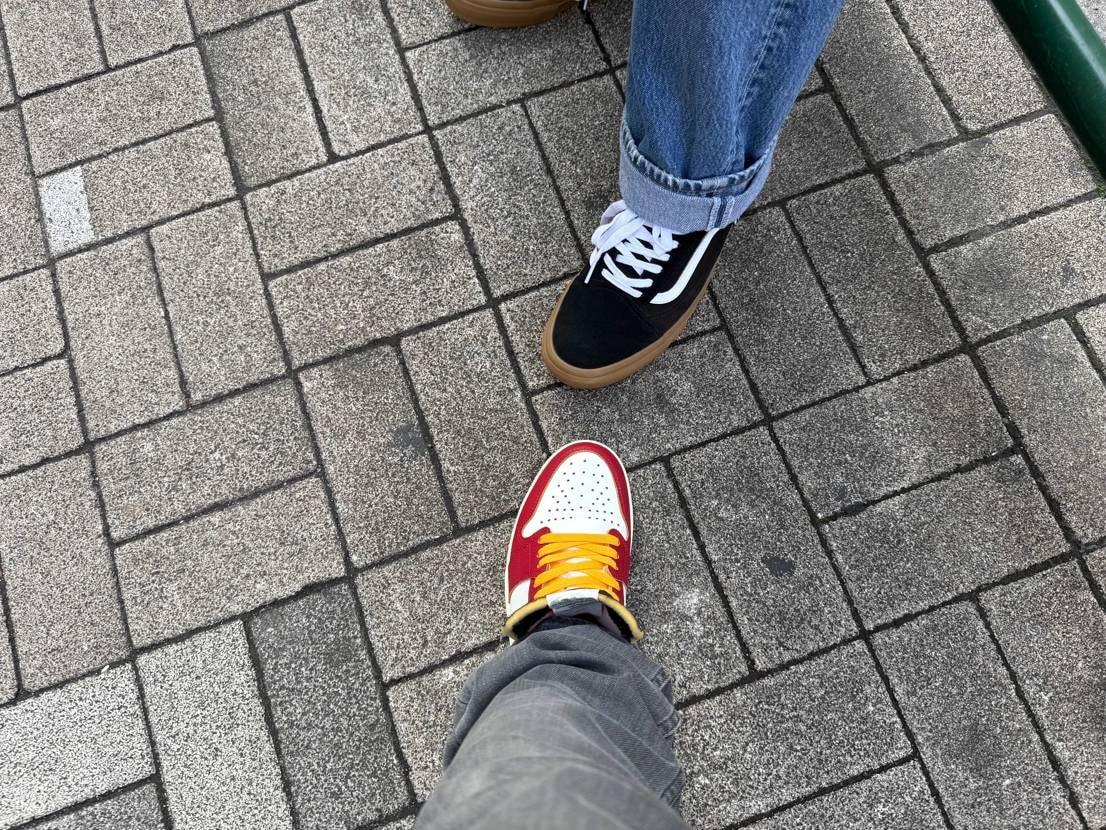 皆さん、こんばんみ♪🌃
今日はソムリエパイセンと定例肉会♪🥩🍻😋
肉おかわり