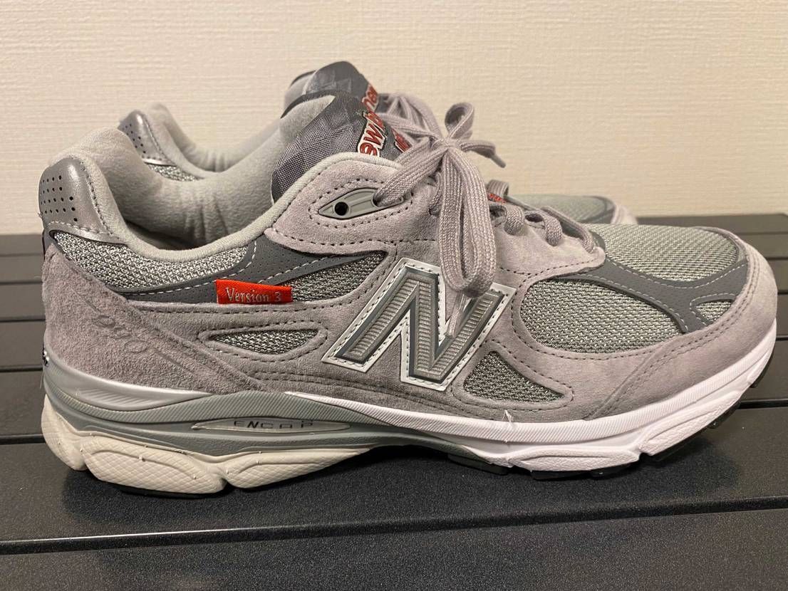 たまたま入ったNB直営店に990v3を発見!
マイサイズなんか無いだろなあって
