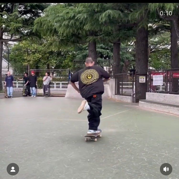 スニーカーサイトで失礼します…

スケーターの方に質問させてください！
