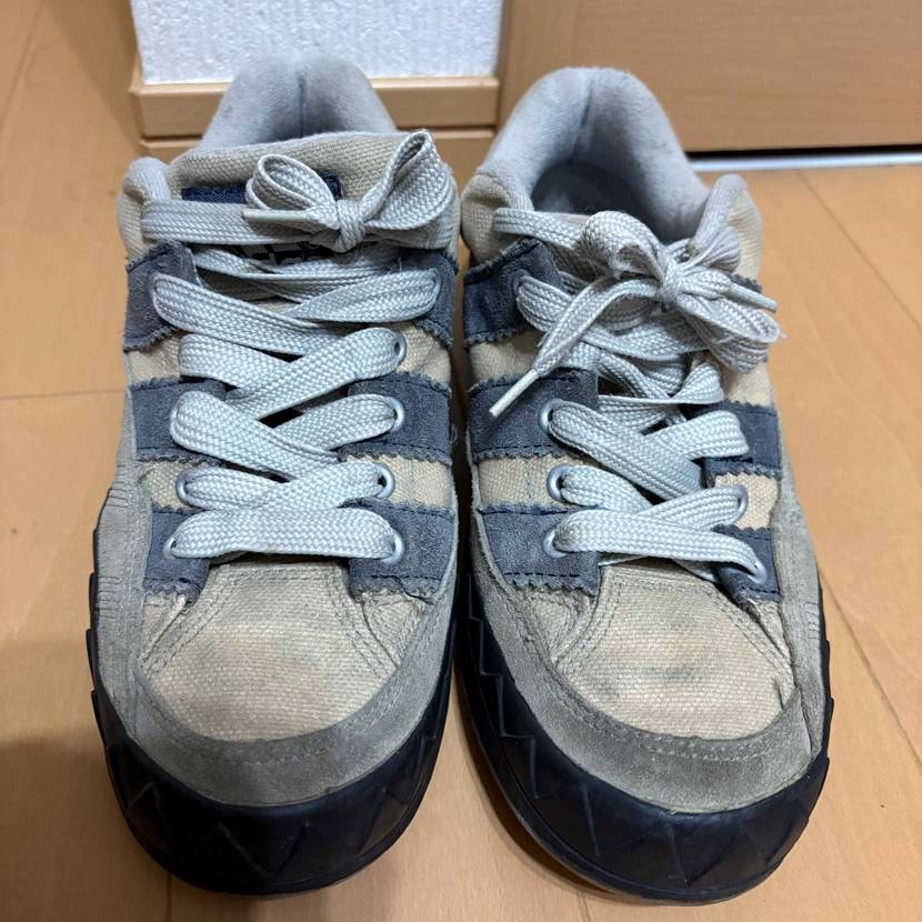 スニーカーに詳しい方に質問です！！！
こちらのスニーカーの