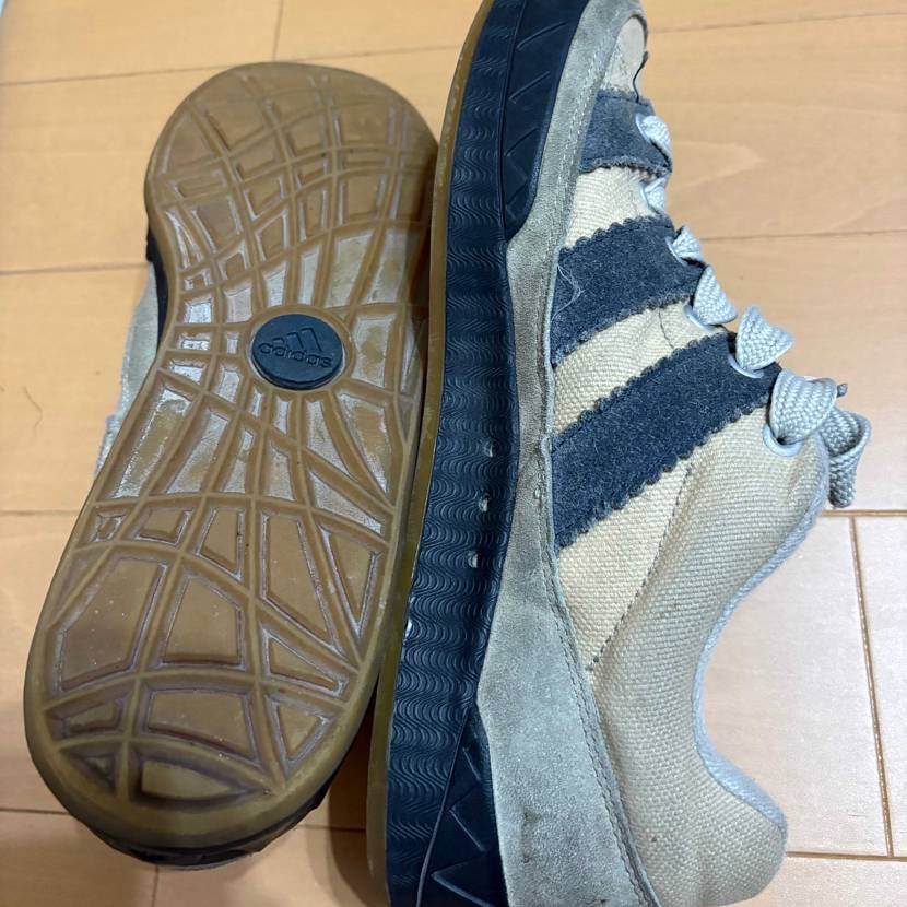 スニーカーに詳しい方に質問です！！！
こちらのスニーカーの