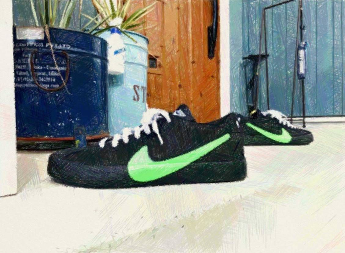 スケッチ風のスニーカーもまた違った味が出て好きです。