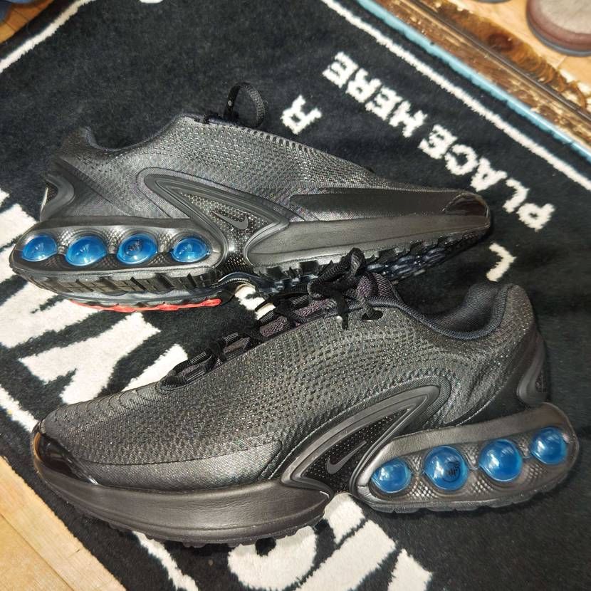 今更ですがやっとDNのオールブラック29cmがリスで拾えました
ビジブルエアの