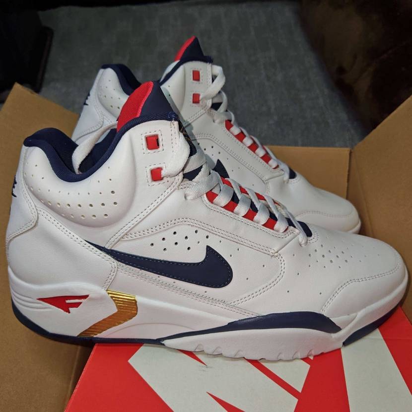 エア フライト ライト オリンピックカラー
めちゃくちゃ好きなんだけど合皮なの