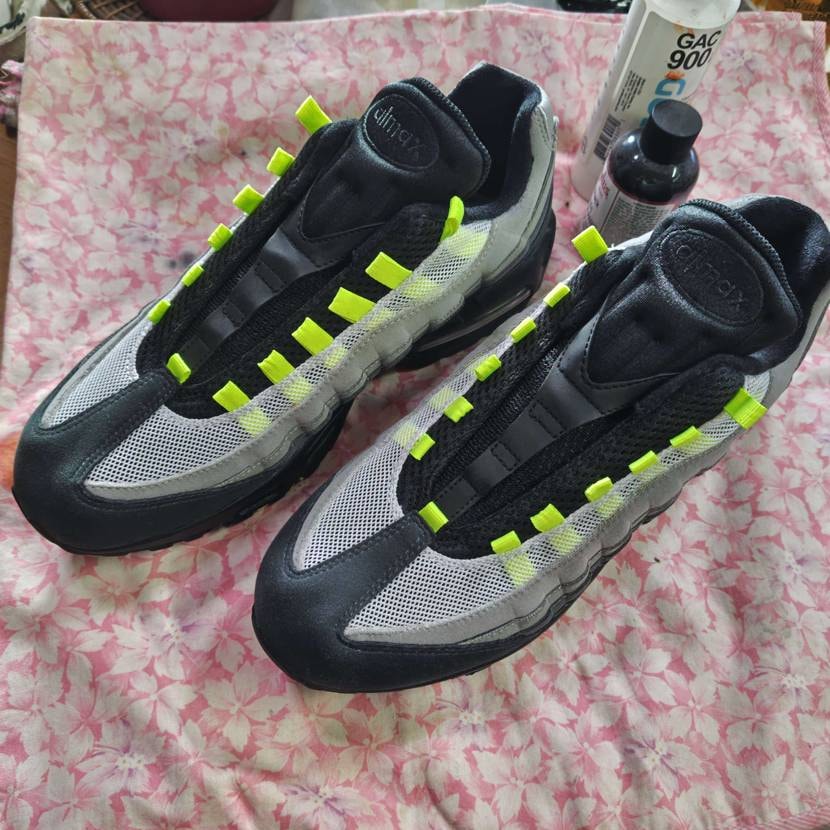 2026版を購入したので、昨年購入し、傷つけてしまい難ありだった2025版をプロ