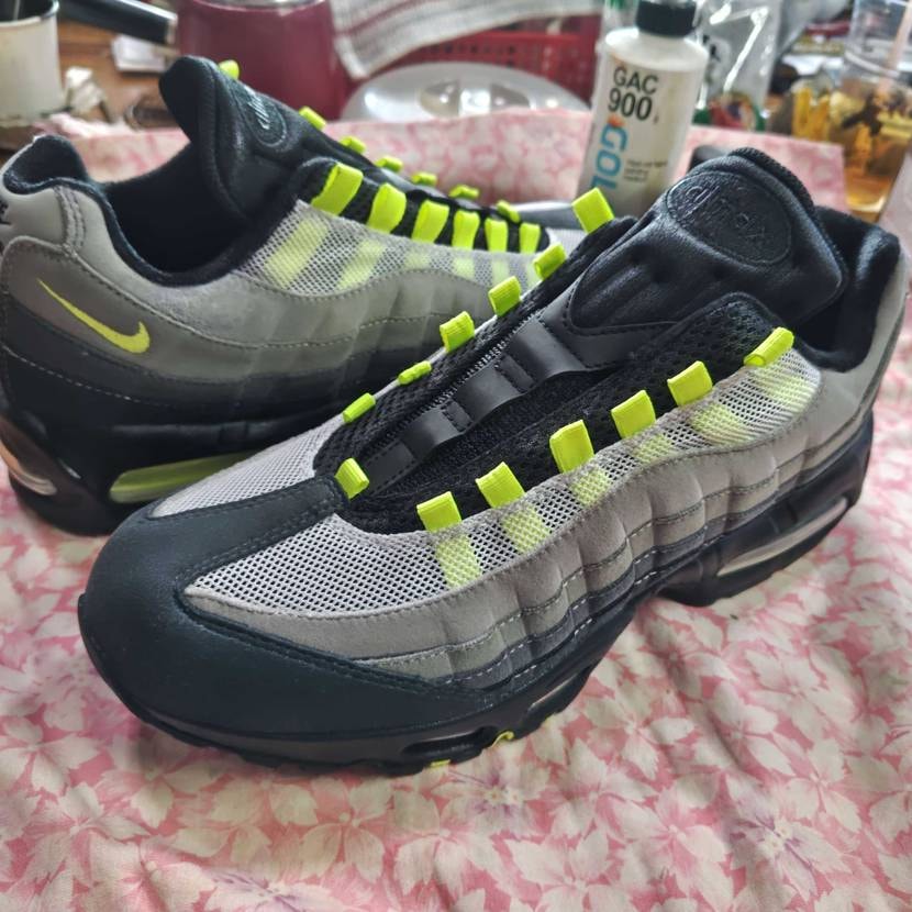 2026版を購入したので、昨年購入し、傷つけてしまい難ありだ