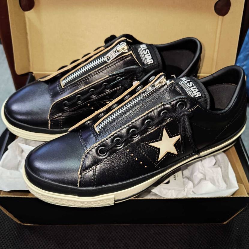 Schott×CONVERSE 届きました 
レザーの質感
