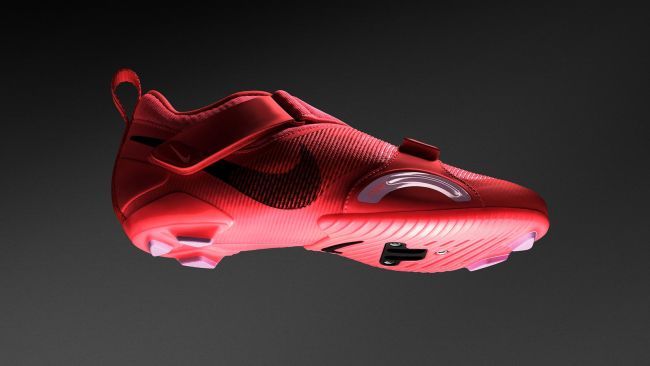 NIKEが室内用のビンディングシューズを6月に発売だって…。
Zwiftやって