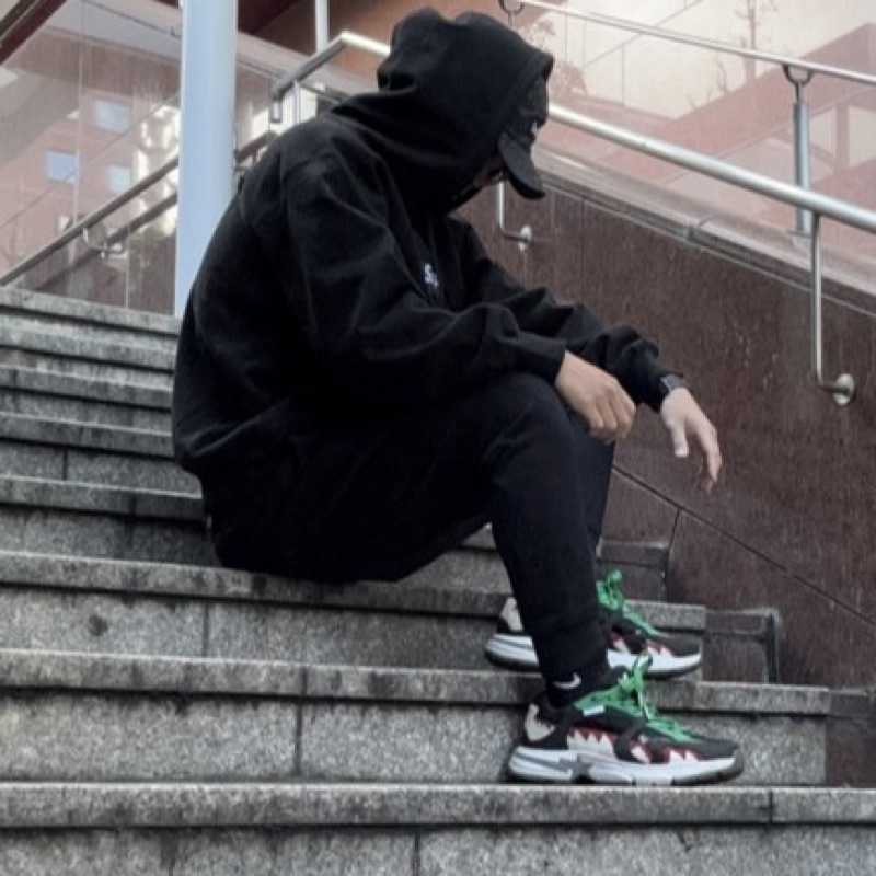 柏彥