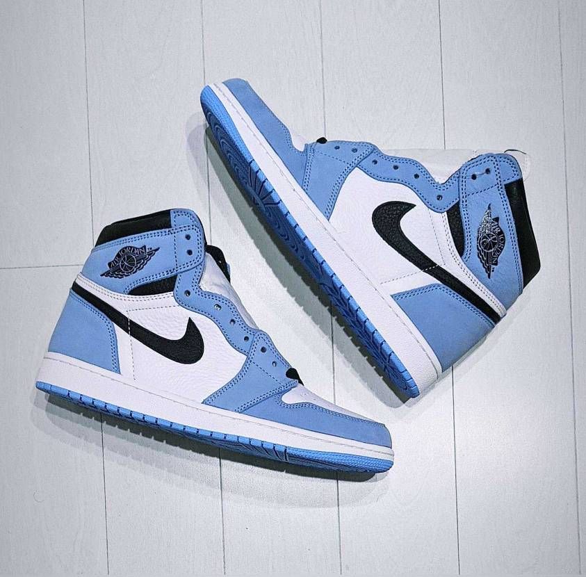 atmosから到着。カラーリング最高。AJ1はカッコいい。