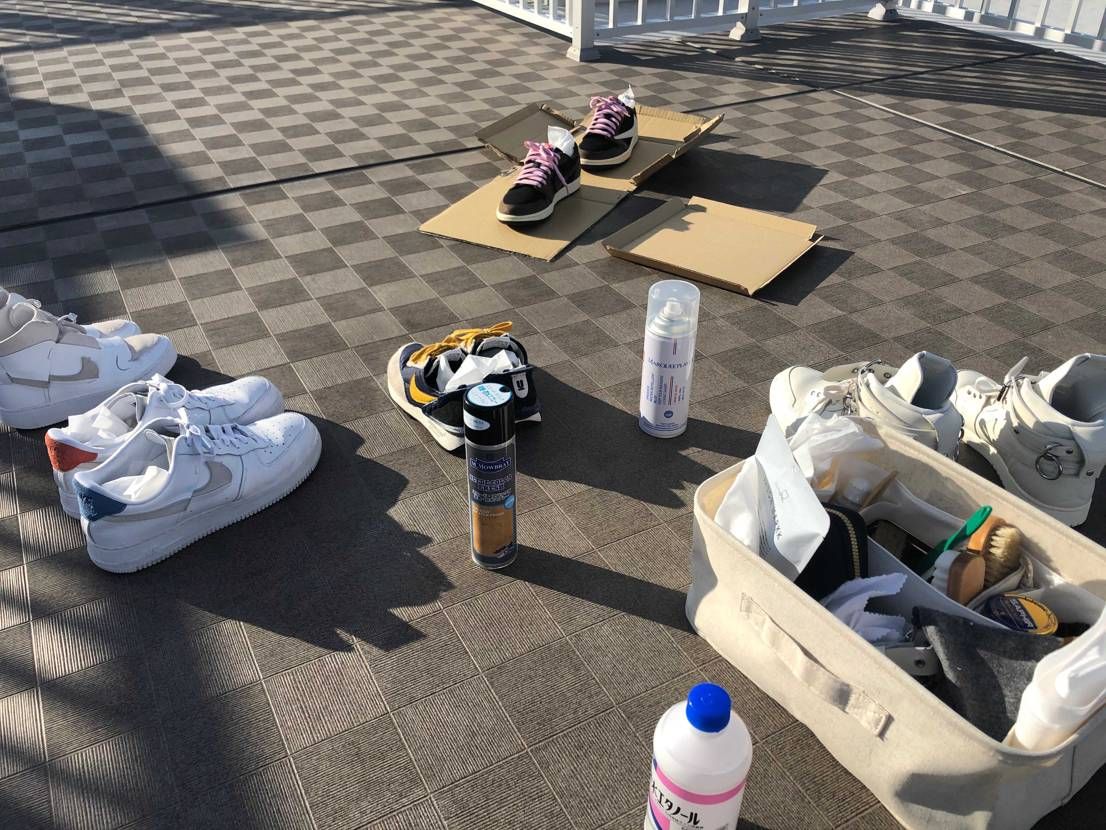 いい天気。スニーカーのメンテナンス日和。